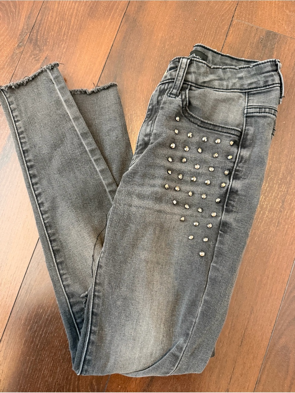 KanCan Jeans Womens 24 Black Studded Distressed Skinny Stretch Raw hem denim